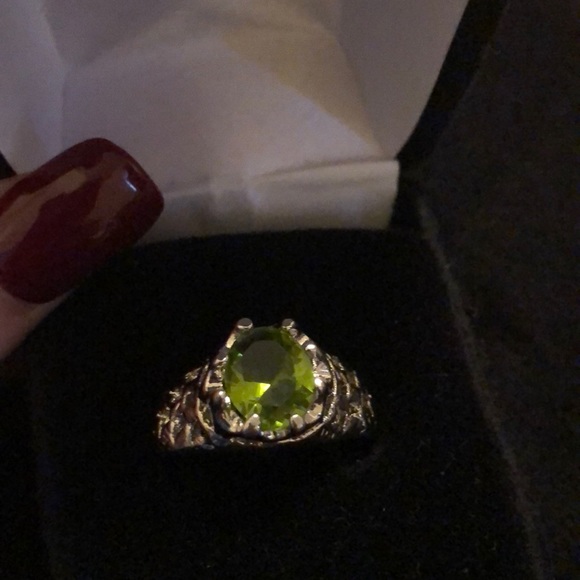 Green Gem Stone silver bling ring - Picture 6 of 9
